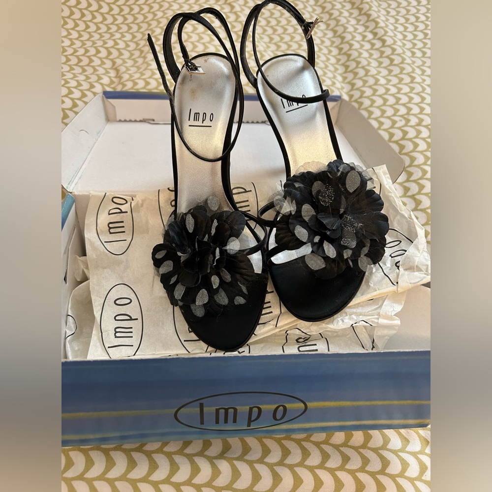 Adorable Impo Black Strappy Sandals sz 7.5